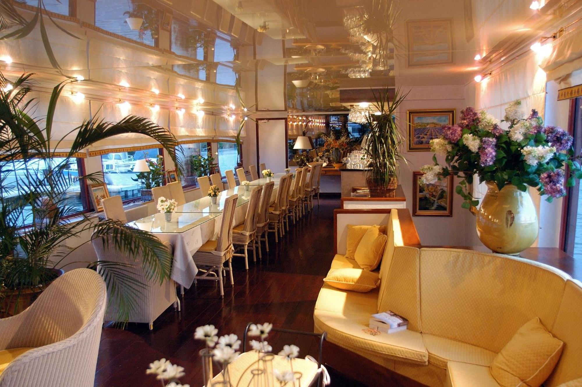 Bateau Le Phenicien Hotel Aigues-Mortes Buitenkant foto